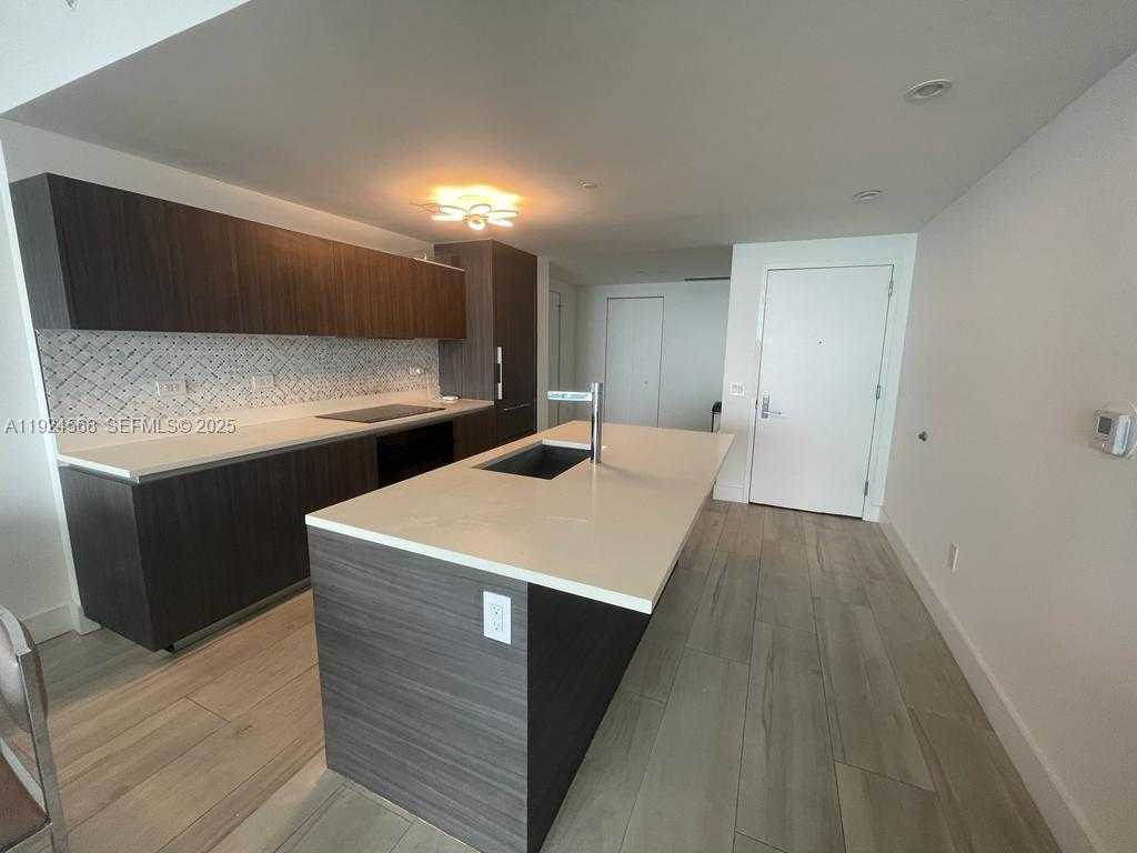 Imagen de Pequeño Objeto