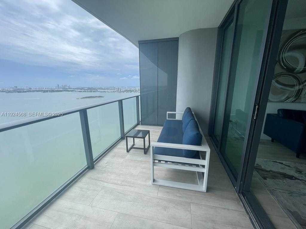 Imagen de Pequeño Objeto