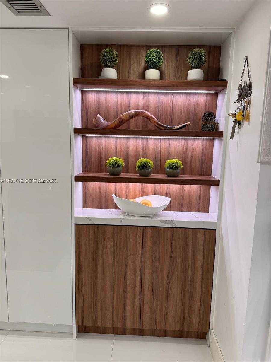 Imagen de Pequeño Objeto