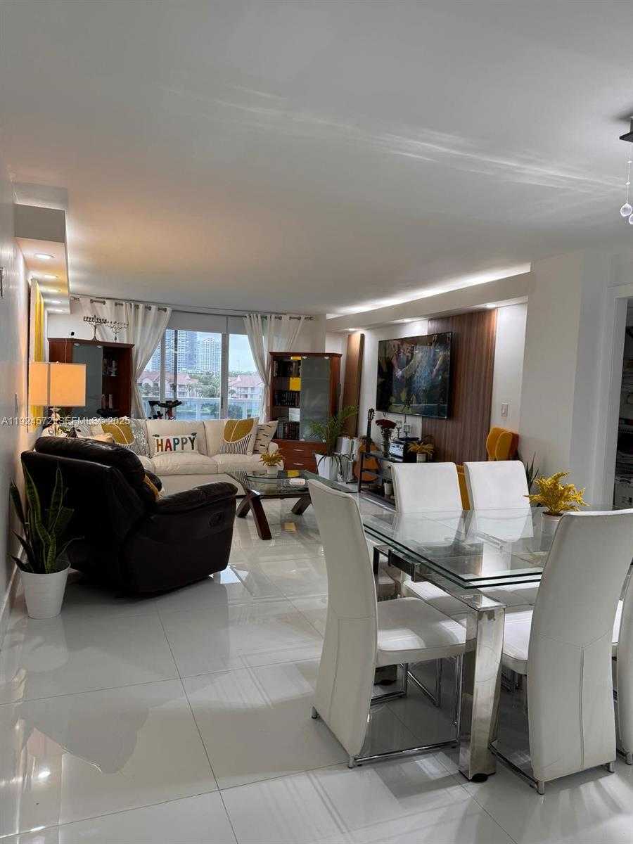 Imagen de Pequeño Objeto