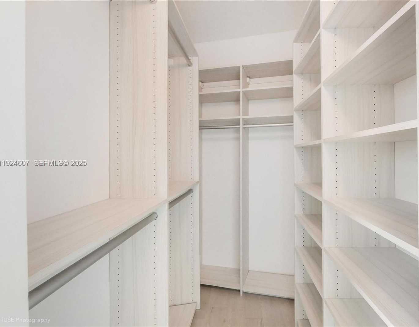 Small Image of 1900 NORTH BAYSHORE DR #2615, Miami Number 7