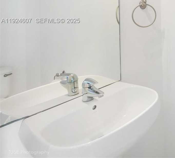 Small Image of 1900 NORTH BAYSHORE DR #2615, Miami Number 9