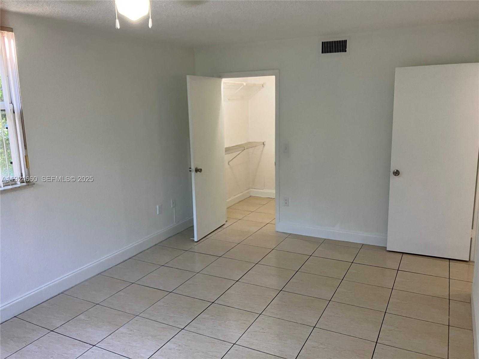 Small Image of Doral Number 10