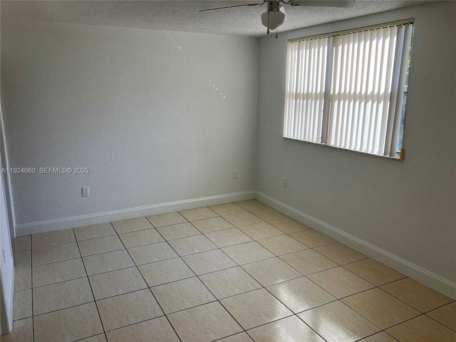 Small Image of Doral Number 11