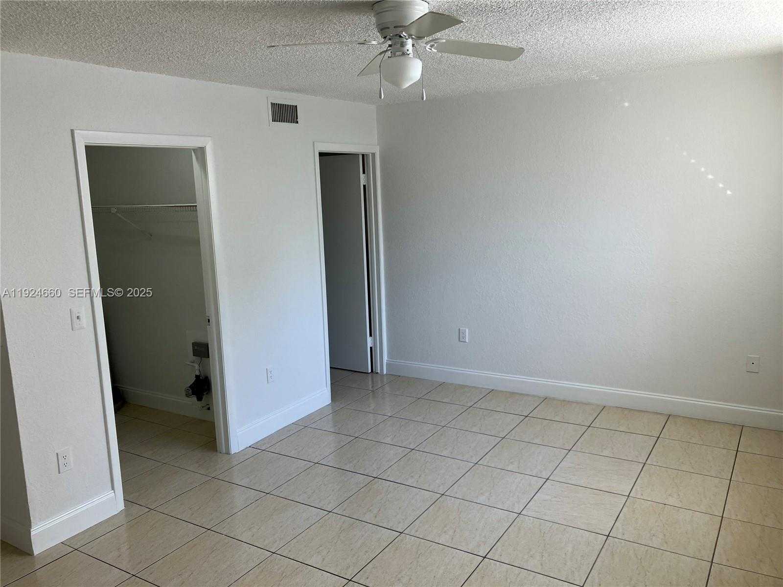 Small Image of Doral Number 12