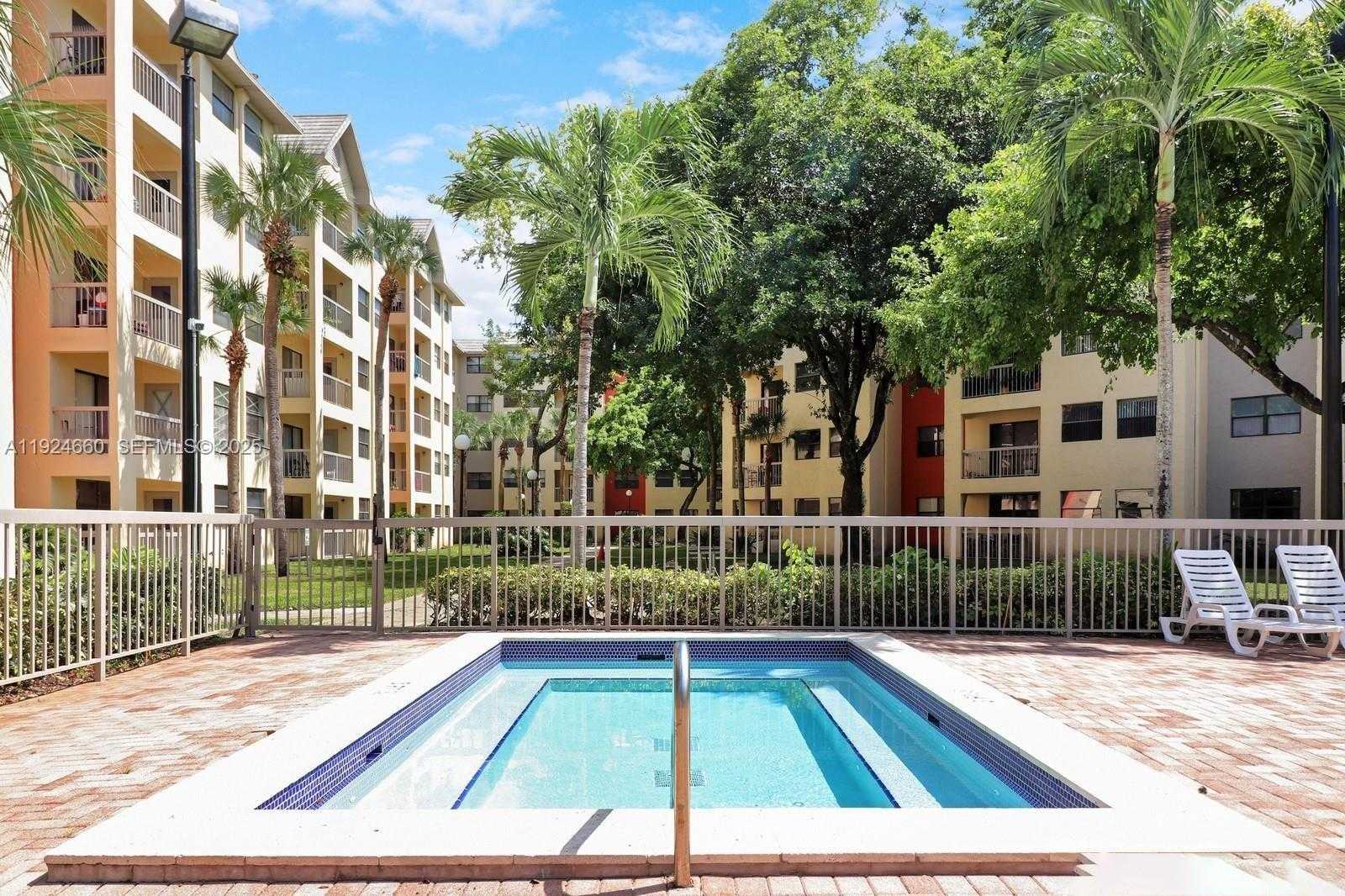 Small Image of Doral Number 17