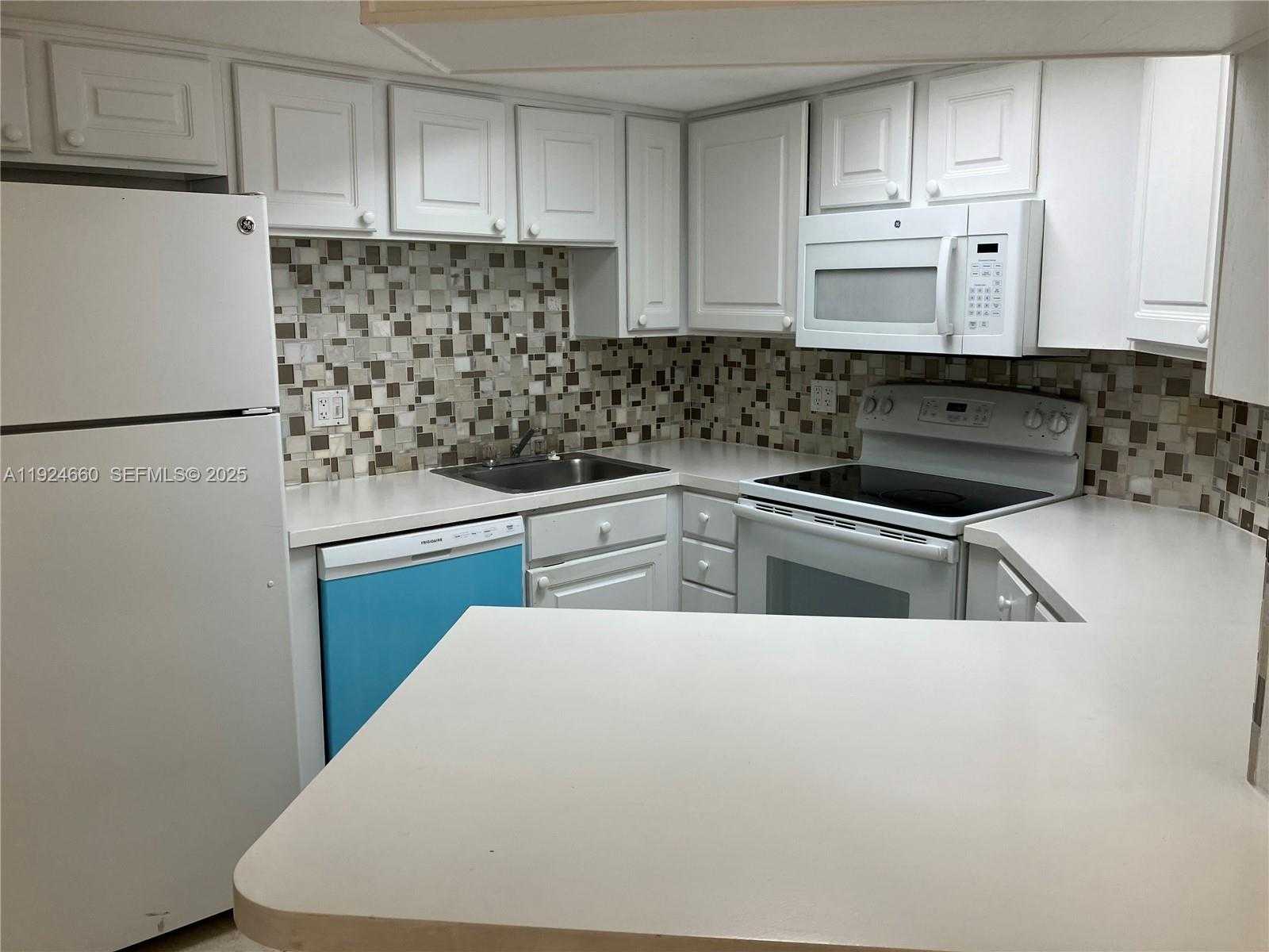 Small Image of Doral Number 6