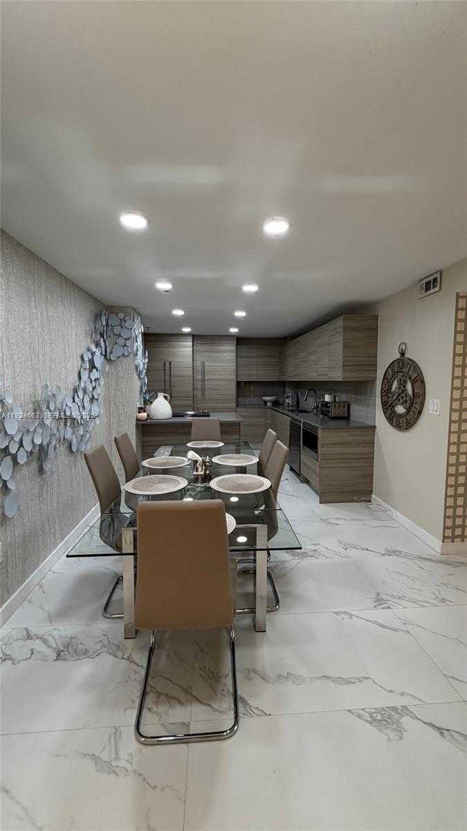 Small Image of 2333 BRICKELL AVE #1814, Miami Number 12