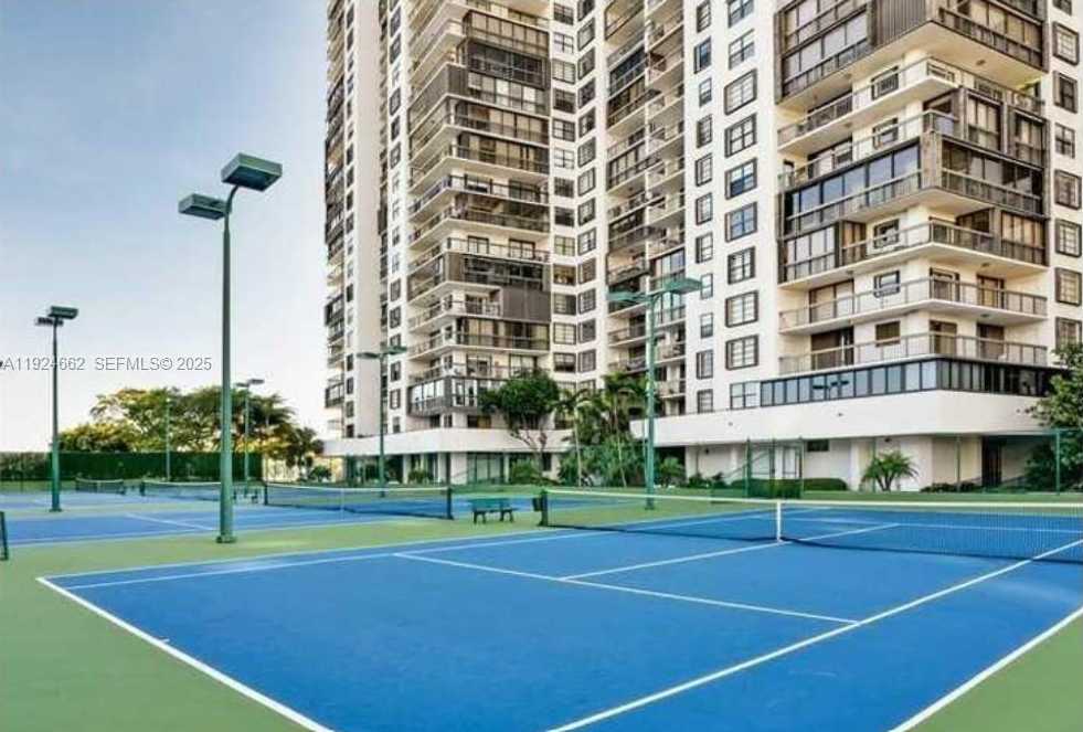Small Image of 2333 BRICKELL AVE #1814, Miami Number 3