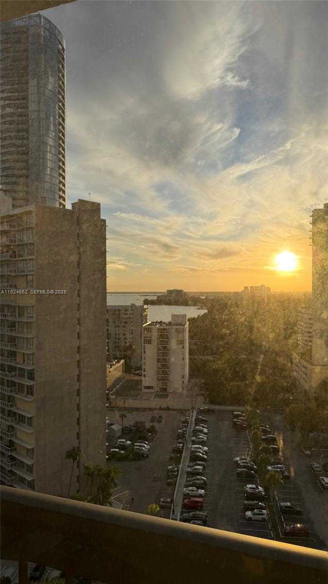 Small Image of 2333 BRICKELL AVE #1814, Miami Number 5