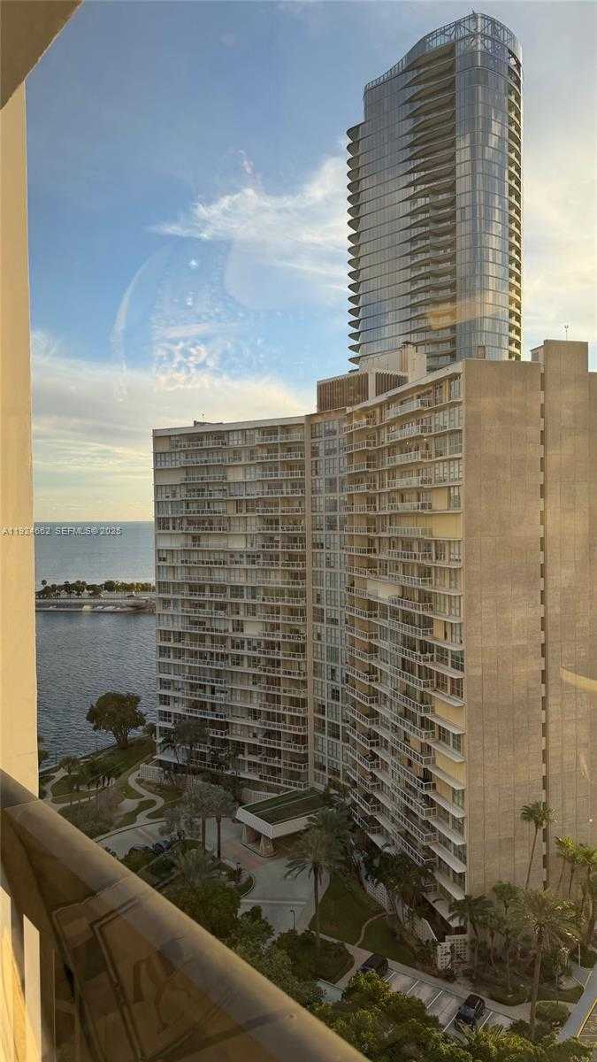 Small Image of 2333 BRICKELL AVE #1814, Miami Number 6