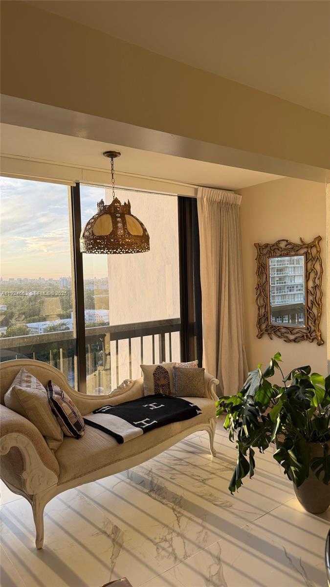 Small Image of 2333 BRICKELL AVE #1814, Miami Number 7