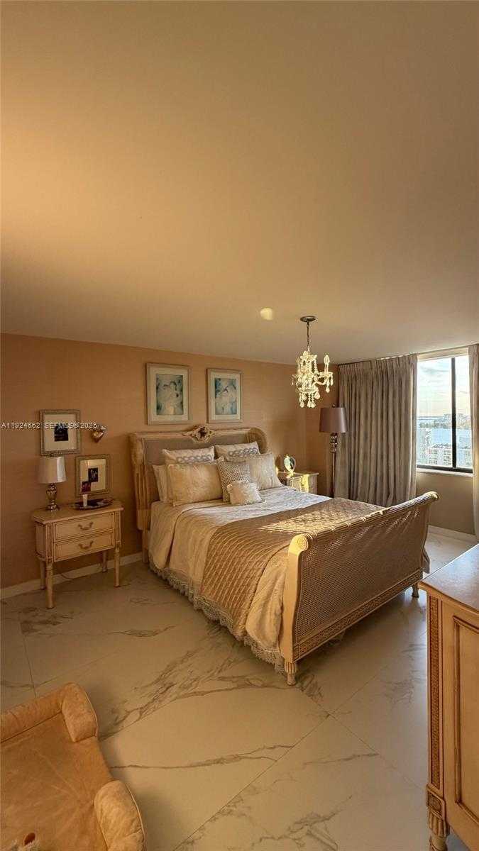 Small Image of 2333 BRICKELL AVE #1814, Miami Number 9