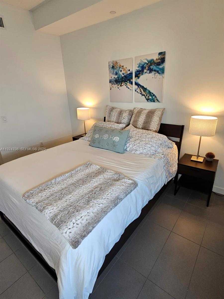 Imagen de Pequeño Objeto