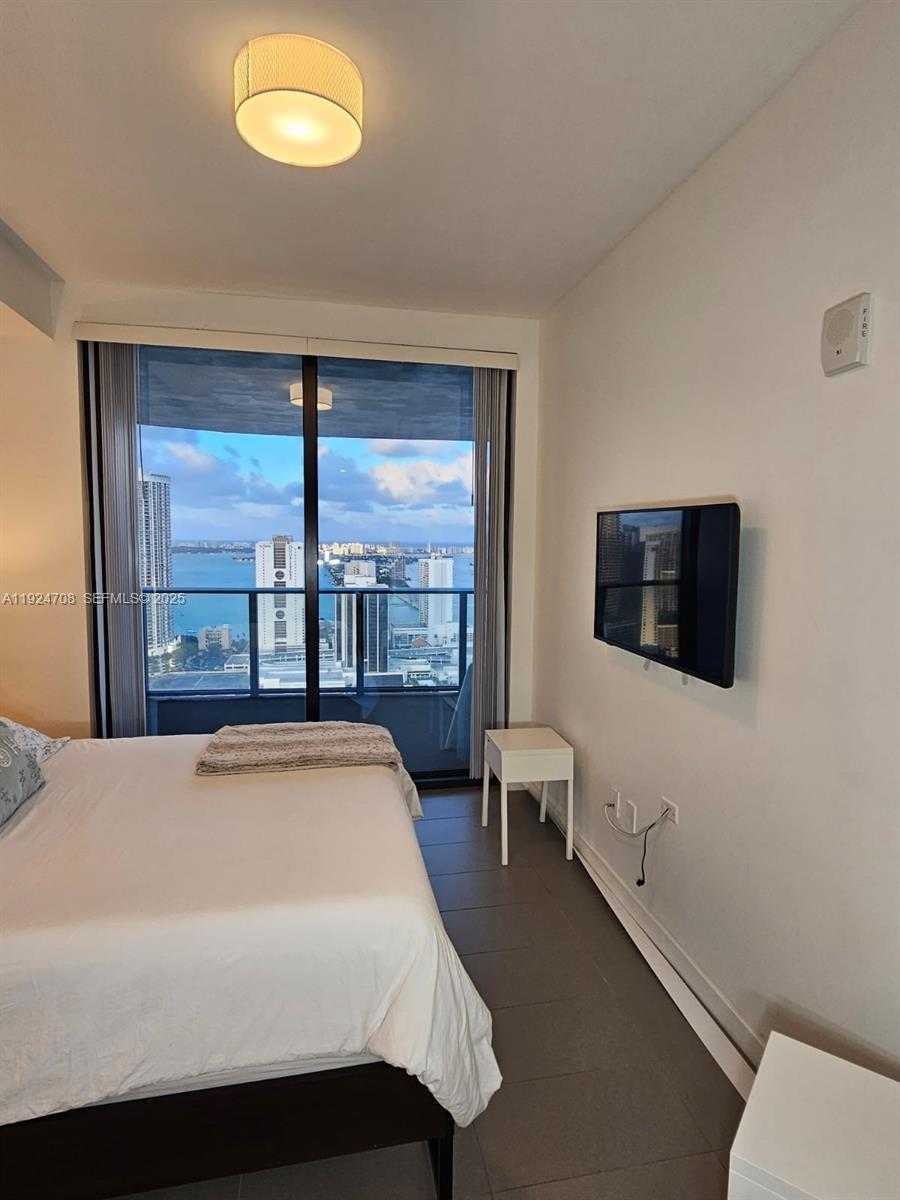 Imagen de Pequeño Objeto