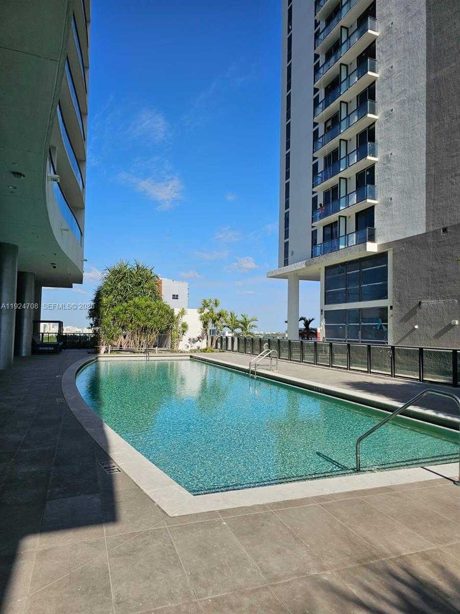 Imagen de Pequeño Objeto