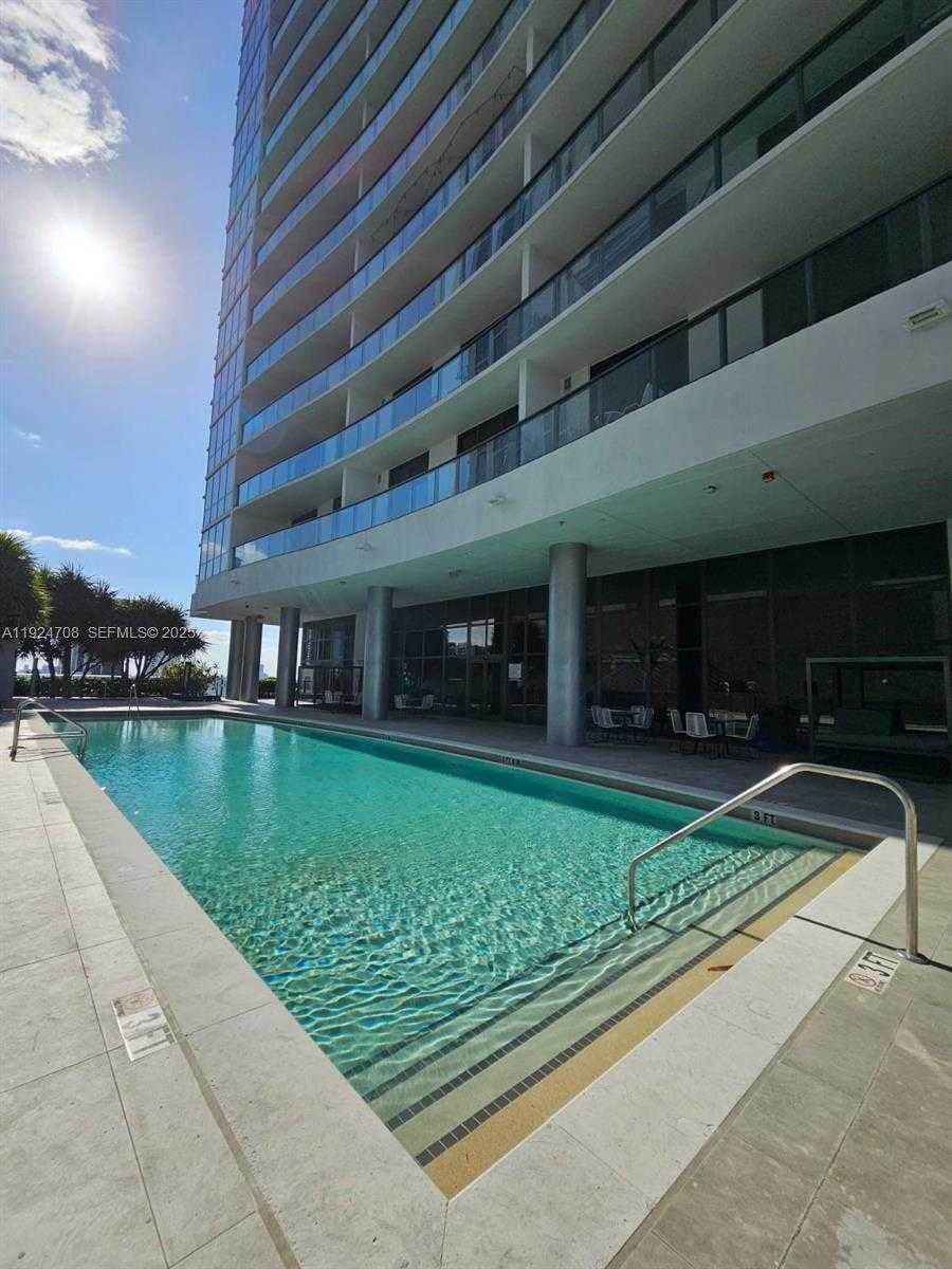 Imagen de Pequeño Objeto