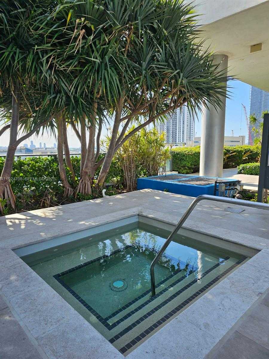 Imagen de Pequeño Objeto