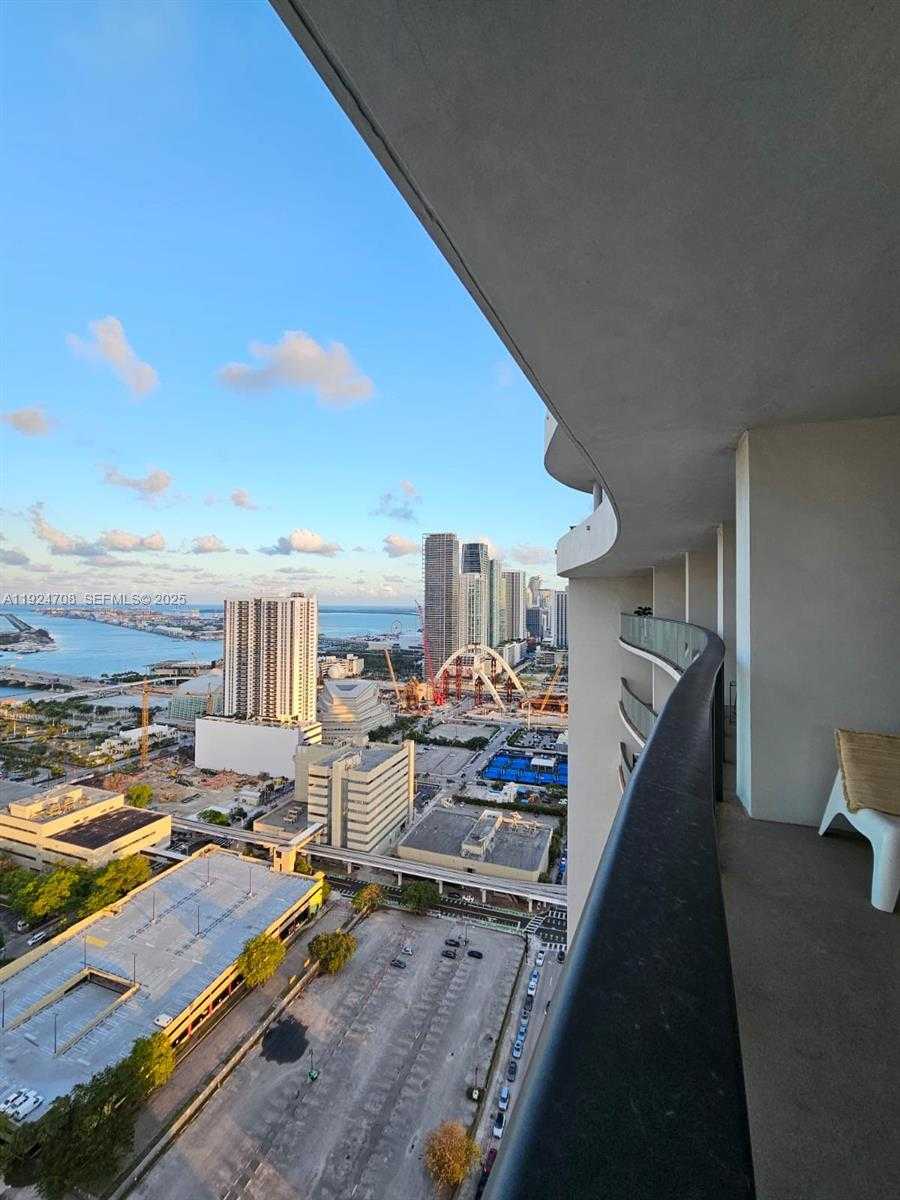 Imagen de Pequeño Objeto