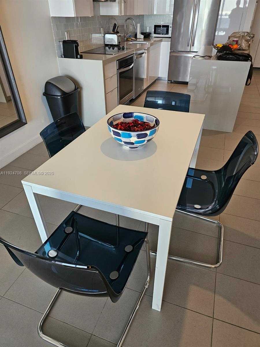 Imagen de Pequeño Objeto