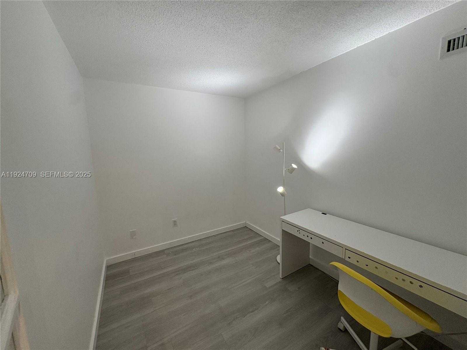 Small Image of 1340 LINCOLN RD #806, Miami Beach Number 18