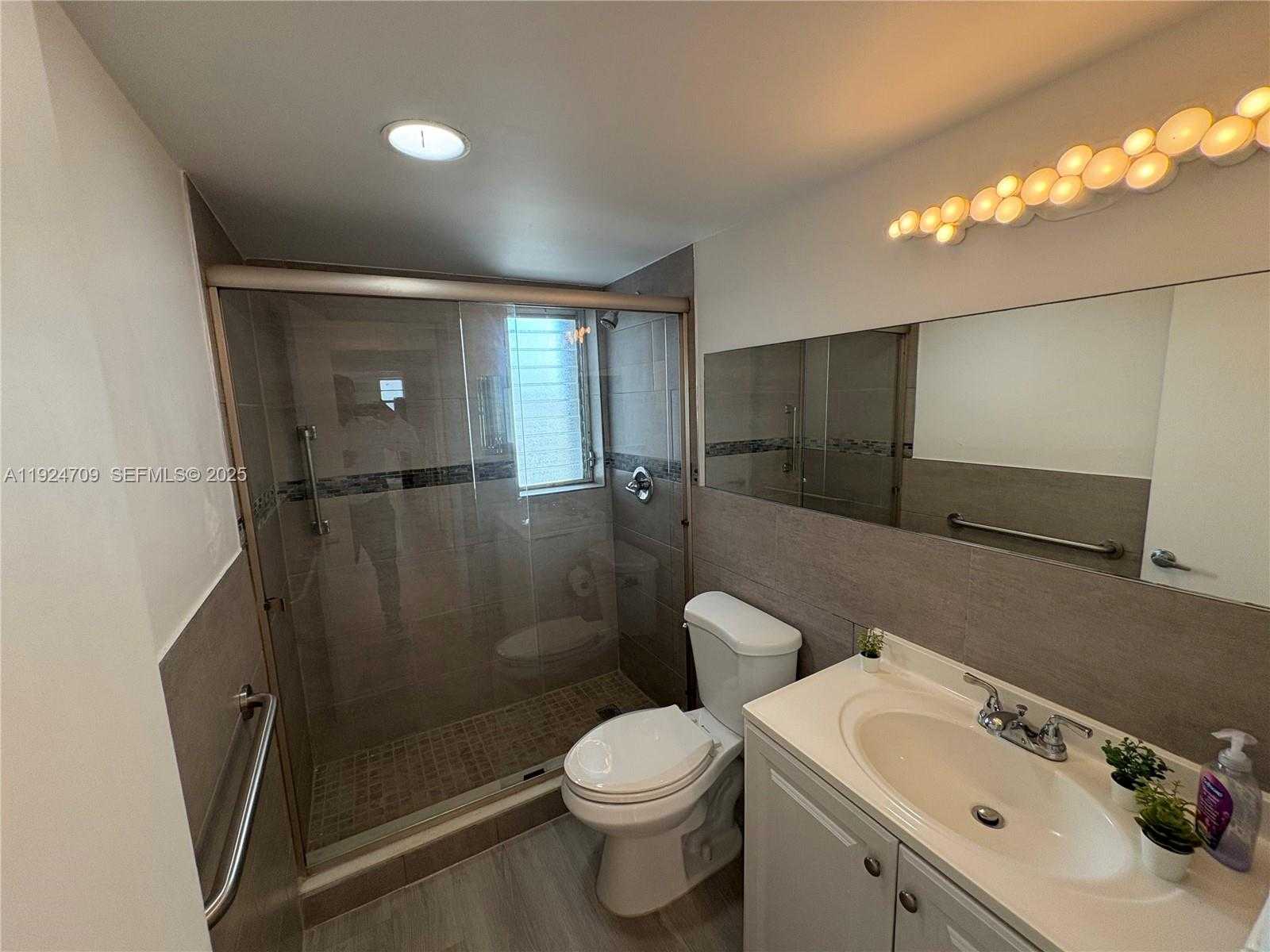 Small Image of 1340 LINCOLN RD #806, Miami Beach Number 22