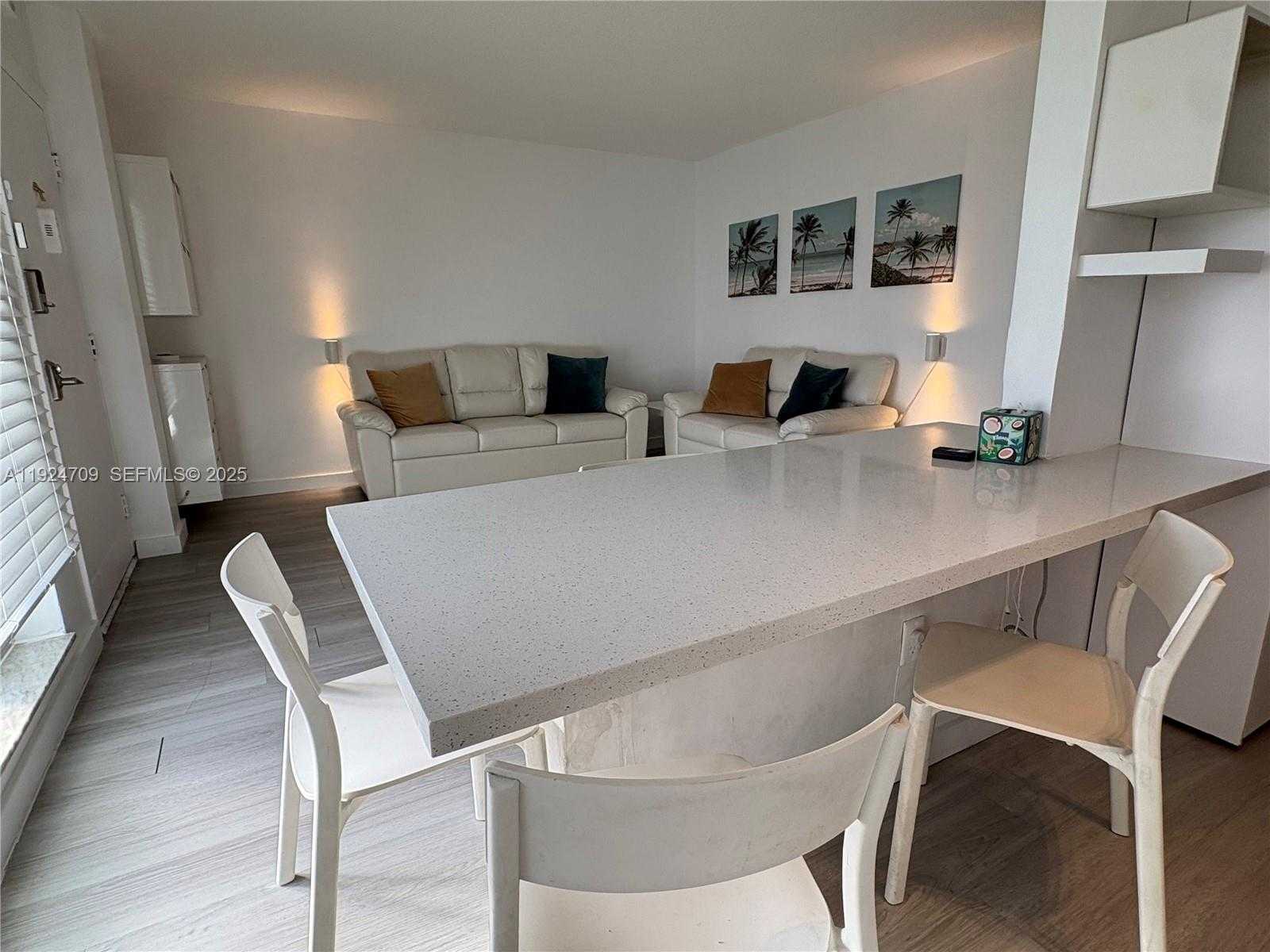 Small Image of 1340 LINCOLN RD #806, Miami Beach Number 5