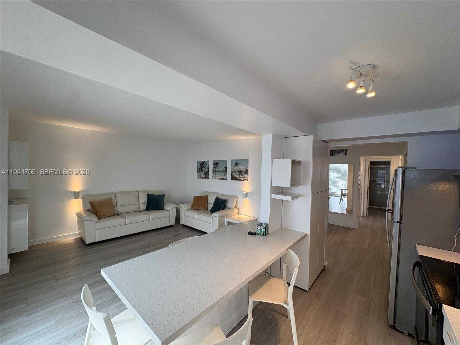 Small Image of 1340 LINCOLN RD #806, Miami Beach Number 6