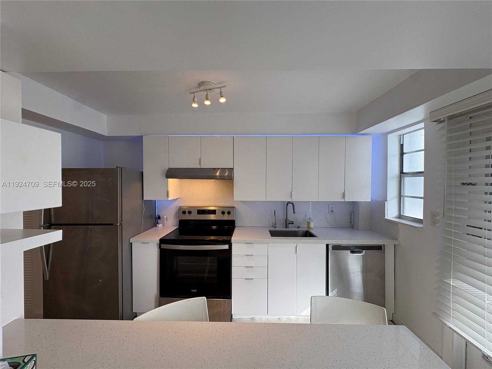 Small Image of 1340 LINCOLN RD #806, Miami Beach Number 9