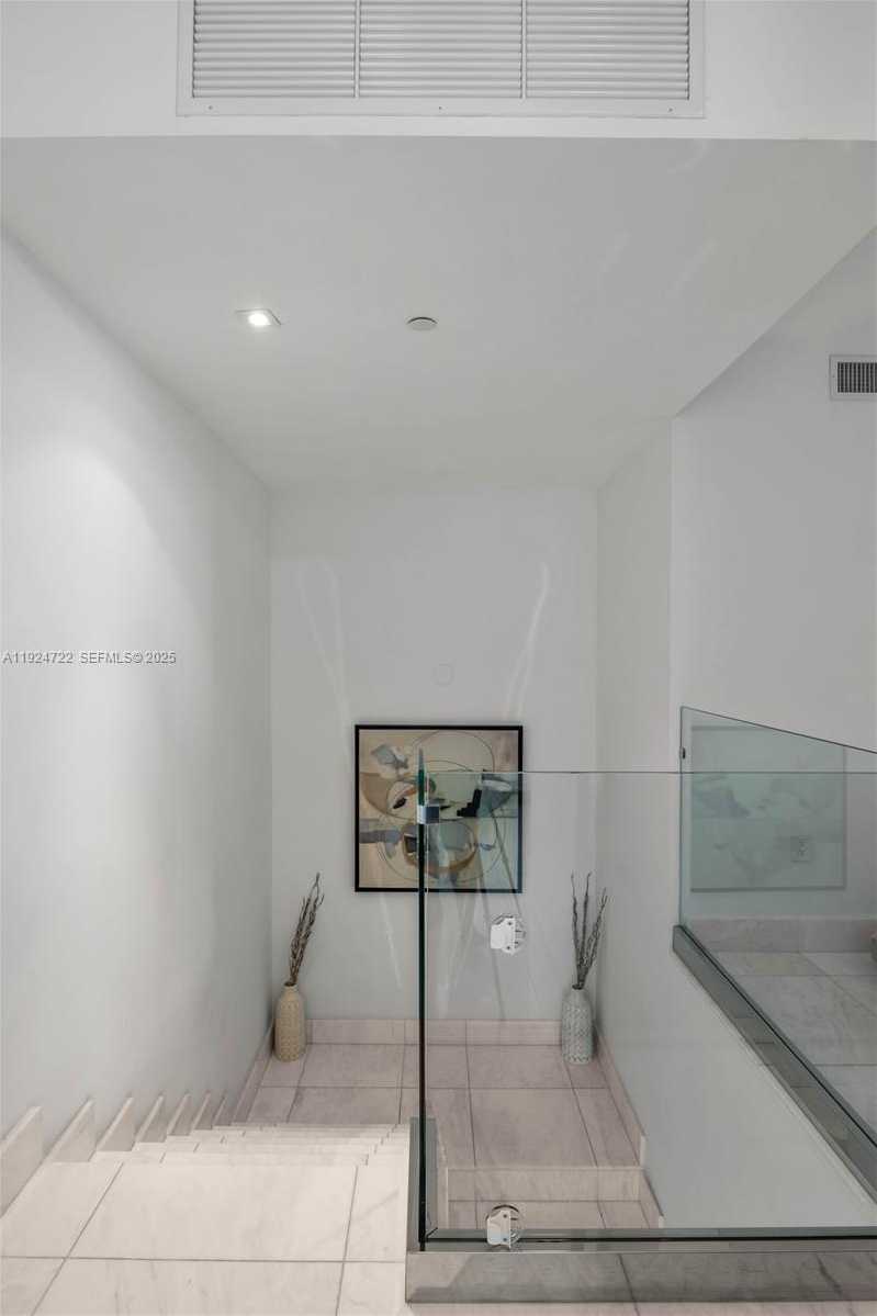 Small Image of 900 BISCAYNE BLVD #901, Miami Number 13