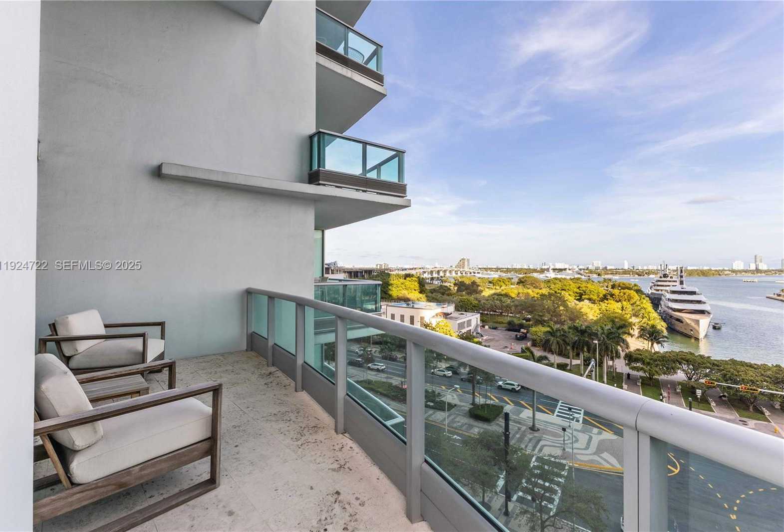 Small Image of 900 BISCAYNE BLVD #901, Miami Number 19