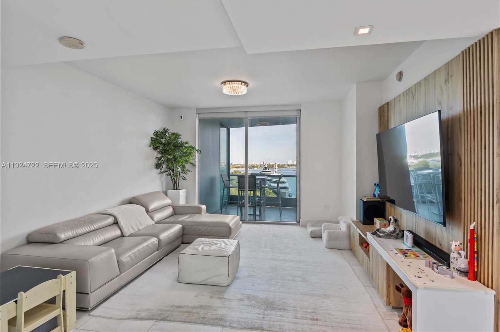 Small Image of 900 BISCAYNE BLVD #901, Miami Number 7