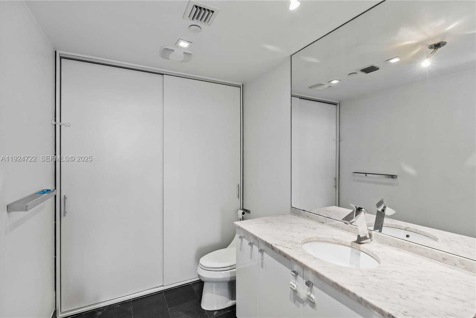 Small Image of 900 BISCAYNE BLVD #901, Miami Number 9