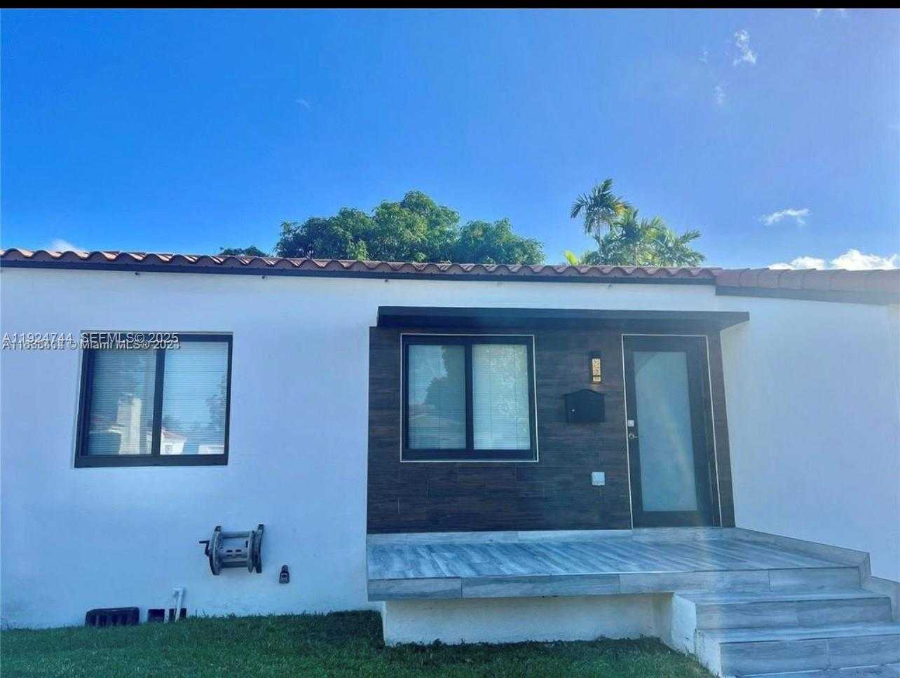 Small Image of 3110 SOUTH WEST 19TH TER #3110, Miami Number 2