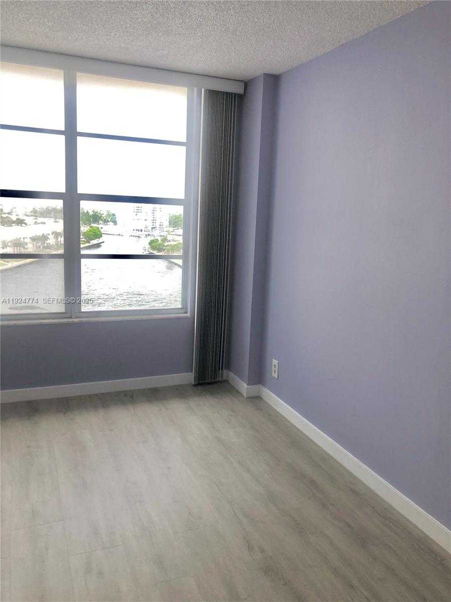 Imagen de Pequeño Objeto