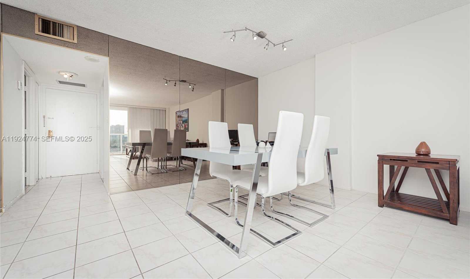 Imagen de Pequeño Objeto