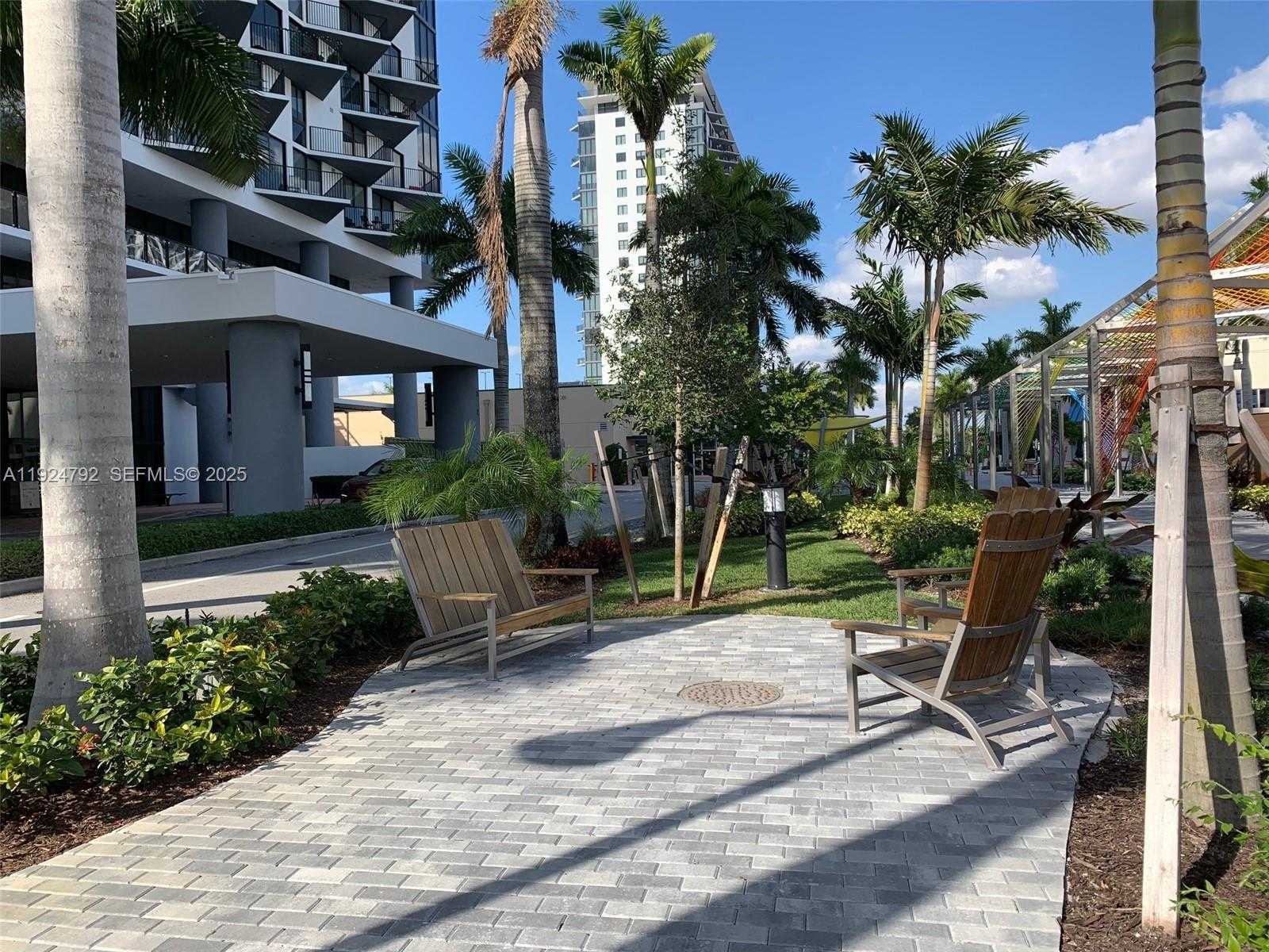 Imagen de Pequeño Objeto