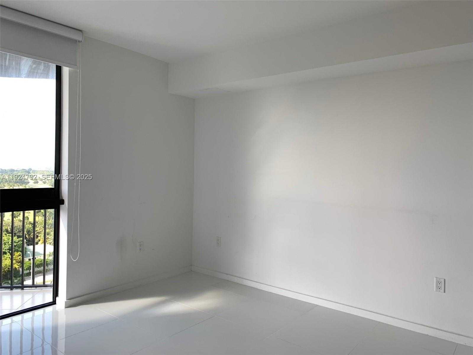 Imagen de Pequeño Objeto