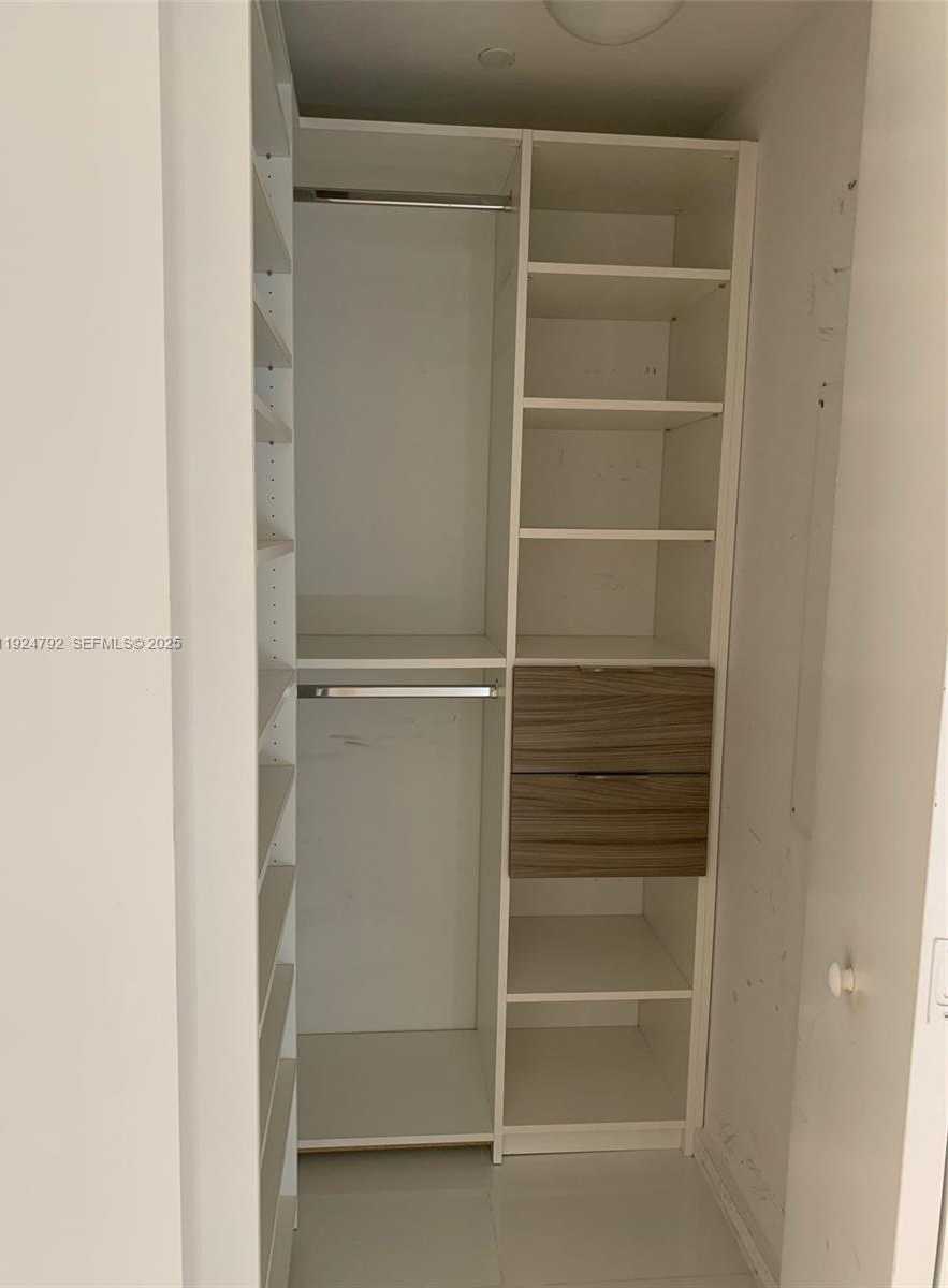 Imagen de Pequeño Objeto