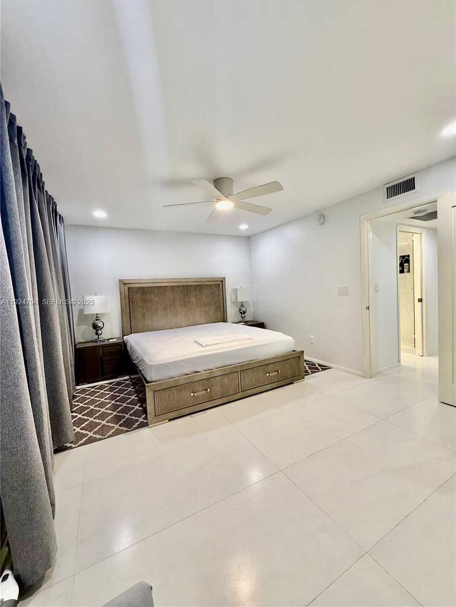 Small Image of 1100 ALTON RD #4D, Miami Beach Number 12
