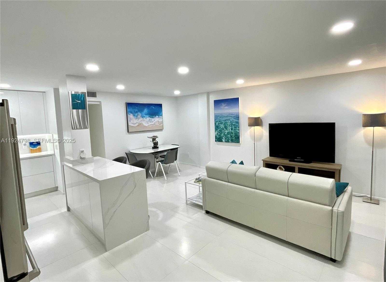 Small Image of 1100 ALTON RD #4D, Miami Beach Number 2