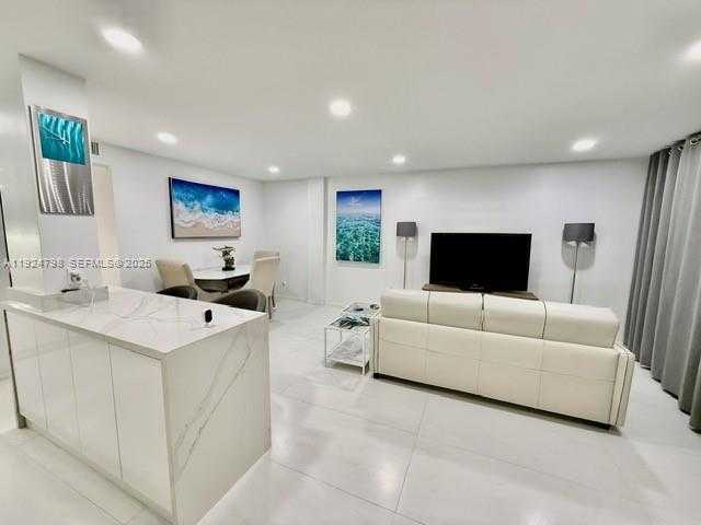 Small Image of 1100 ALTON RD #4D, Miami Beach Number 21
