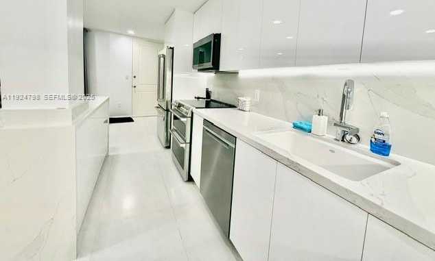 Small Image of 1100 ALTON RD #4D, Miami Beach Number 4