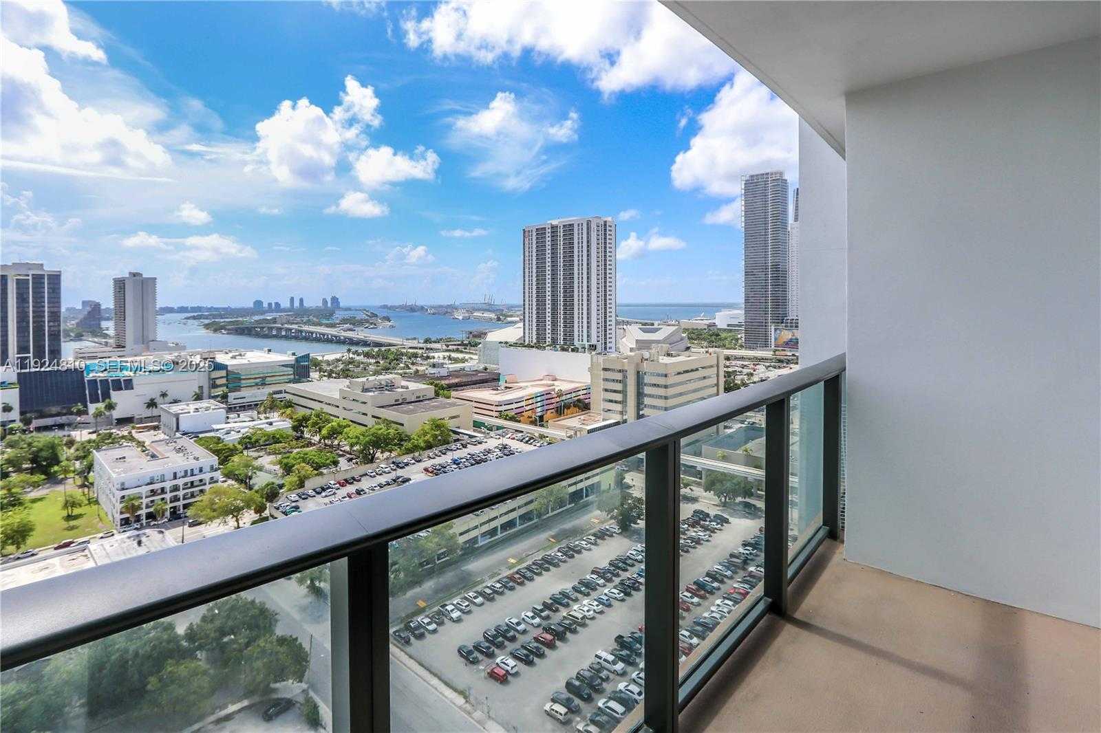 Imagen de Pequeño Objeto