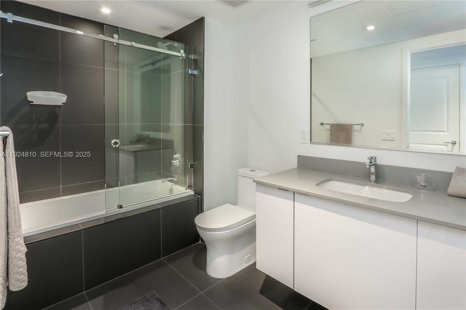 Imagen de Pequeño Objeto