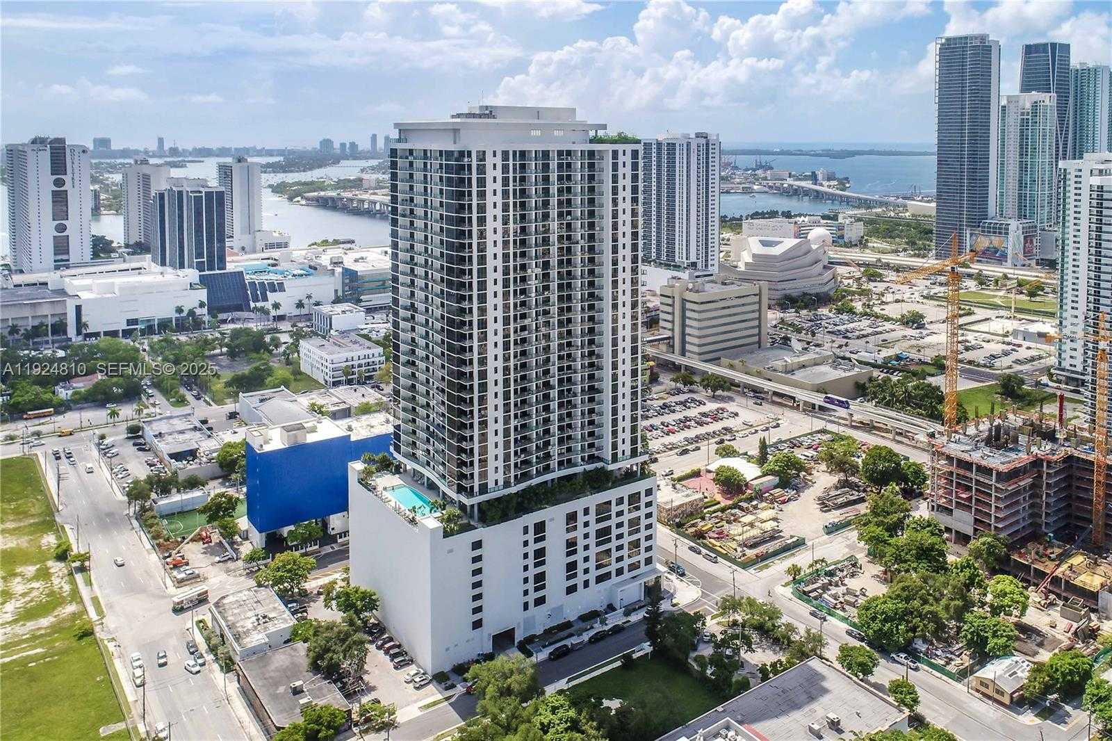 Imagen de Pequeño Objeto