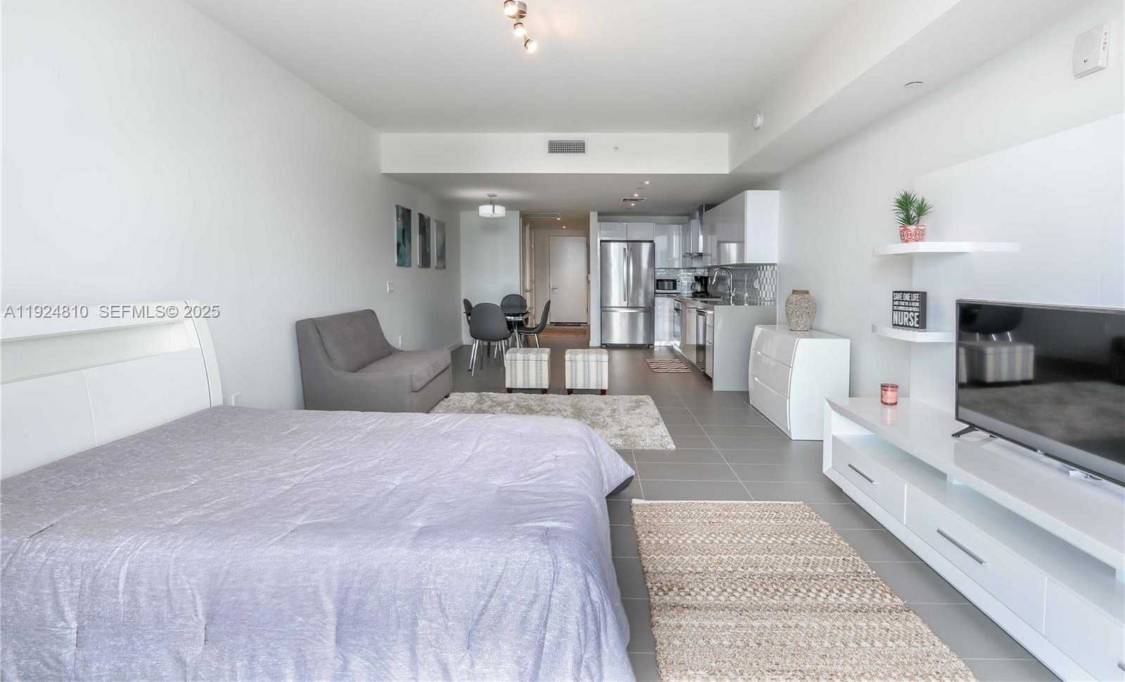 Imagen de Pequeño Objeto