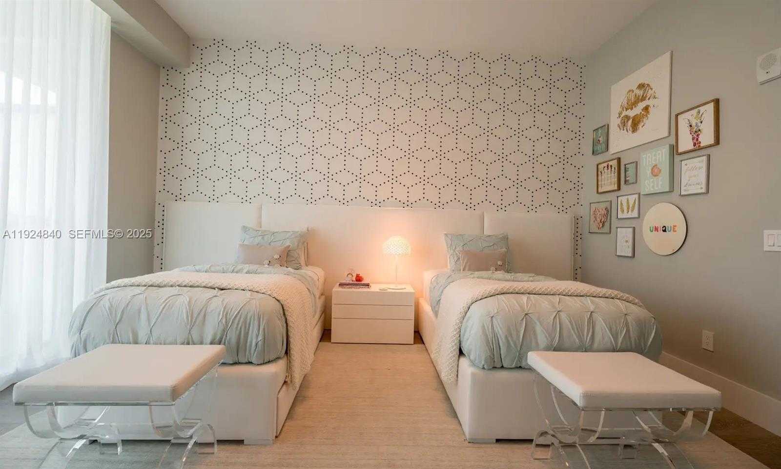 Imagen de Pequeño Objeto