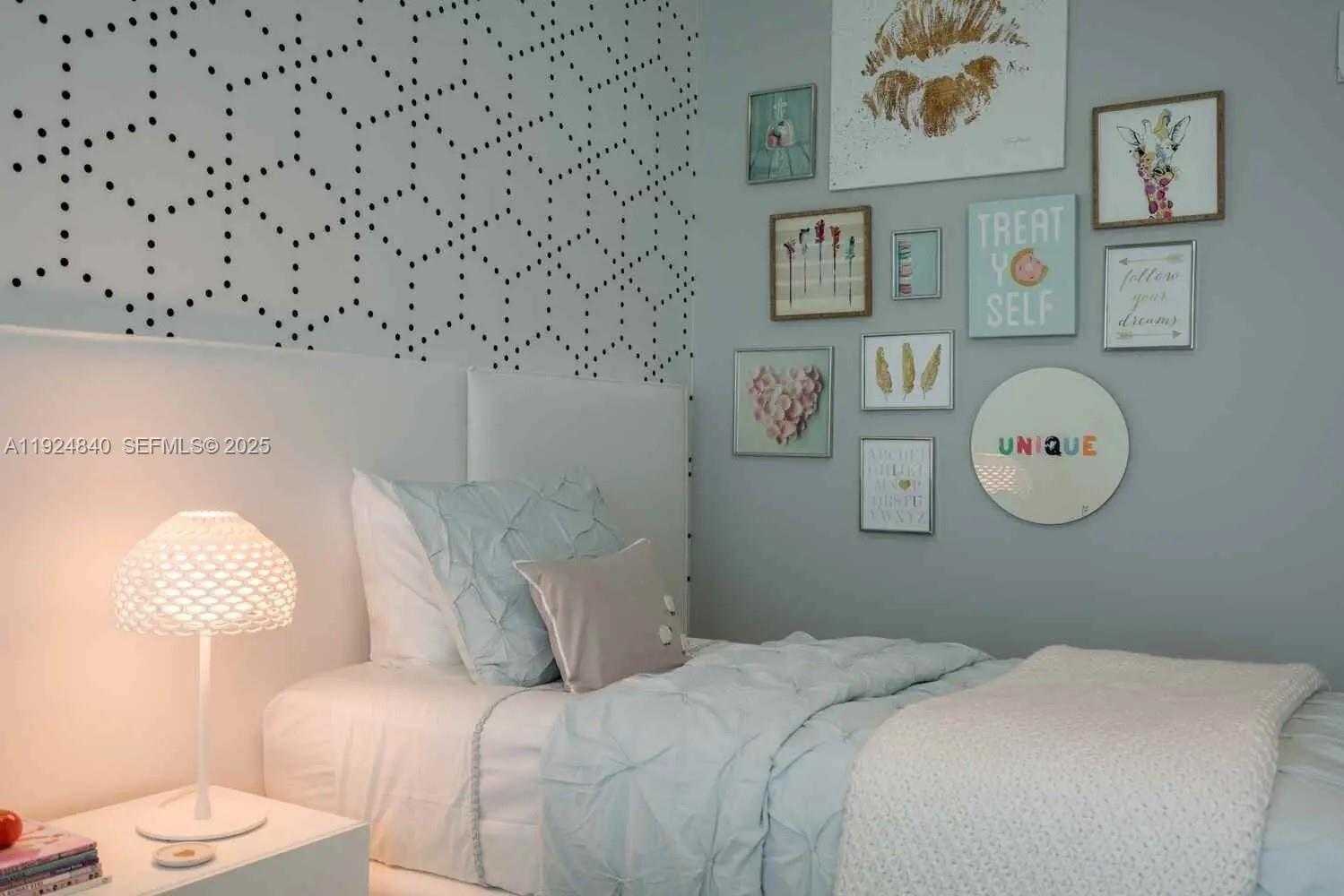 Imagen de Pequeño Objeto