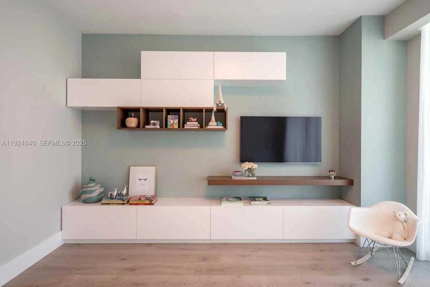 Imagen de Pequeño Objeto